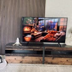 Ribbon-Wood Walnut in TV-room
